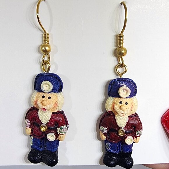 Holiday Christmas TOY SOLDIER / Nutcracker Handmade Dangle Pierced Earrings - Picture 1 of 5